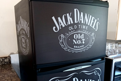 Plotagem/Envelopamento de geladeira - LPGRAFITES